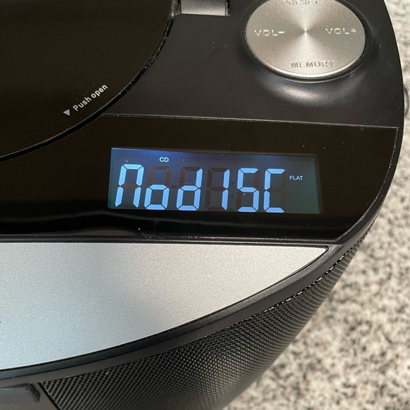 EUC “Insignia” CD BoomBox With FM Radio & Dock4 iPhone; User & Quick Setup Guide - Picture 14 of 17